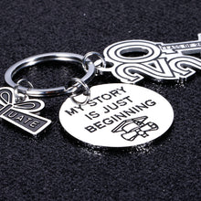 将图片加载到图库查看器，2021 Graduation Key Chain for Him Her Class of 2021 Student Gifts from Mom Dad Teacher Inspirational Key Chain for Teens Boys Girls Key Chain Birthday Wedding Gifts for Graduates Souvenir
